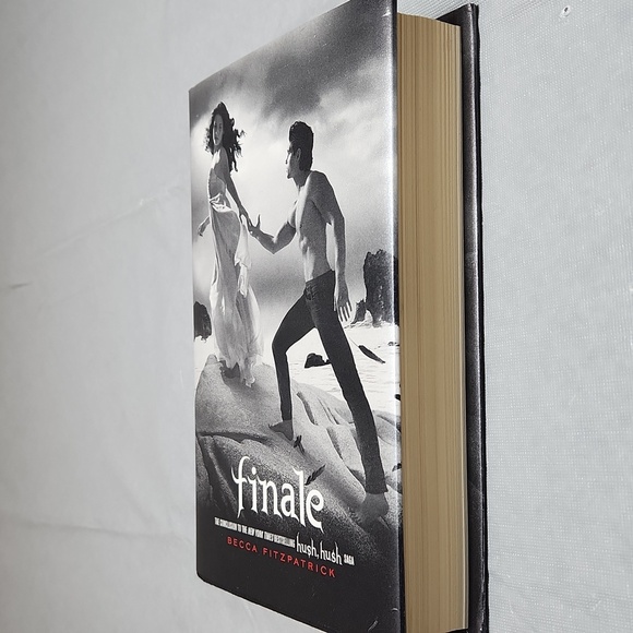 Finale, By: Becca Fitzpatrick - Picture 4 of 7